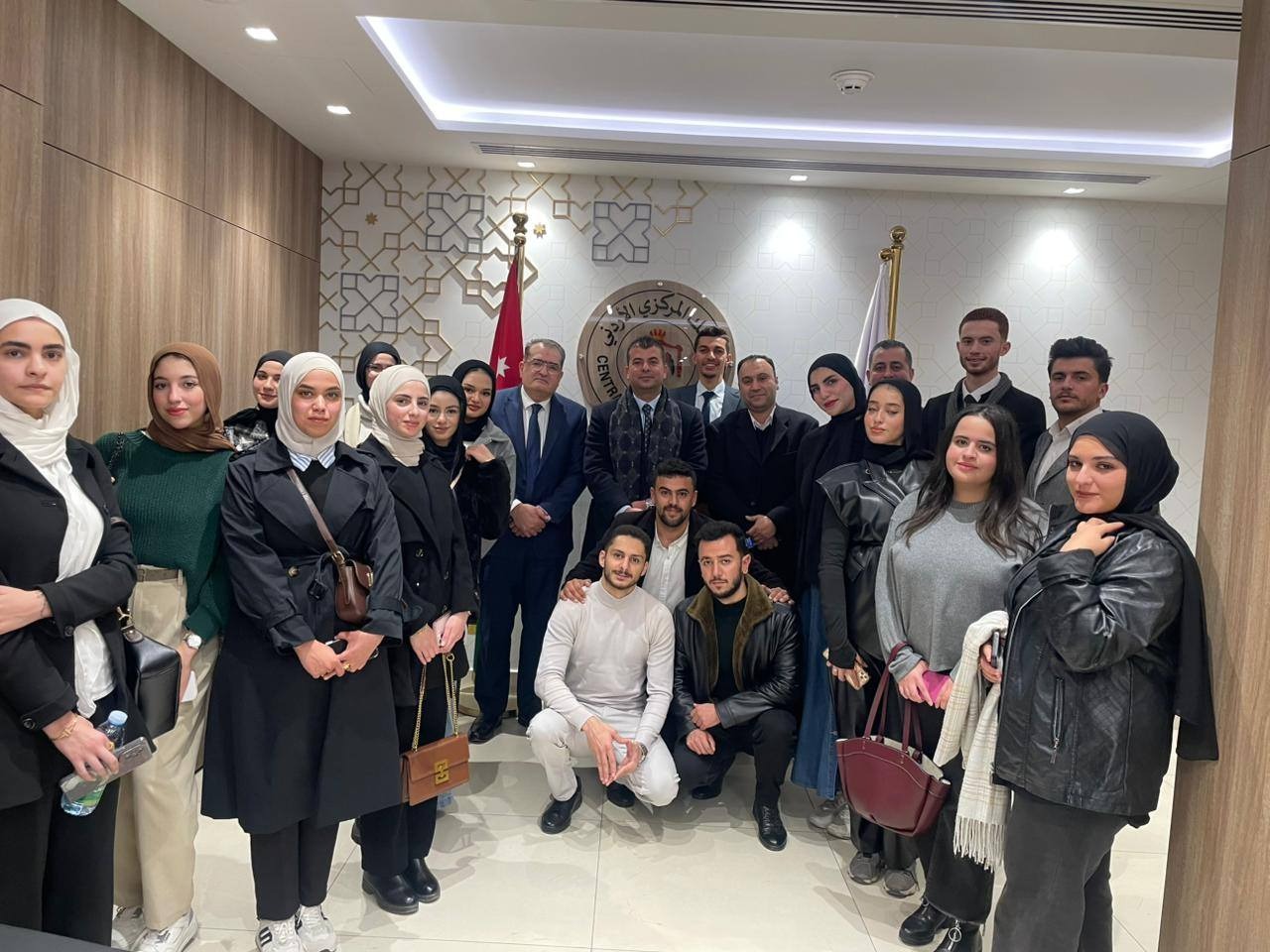 زيارة علمية لطلبة قسم المحاسبة إلى البنك المركزي الأردني نظّم قسم المحاسبة في كلية الأعمال زيارة علمية لطلبة القسم إلى البنك المركزي الأردني