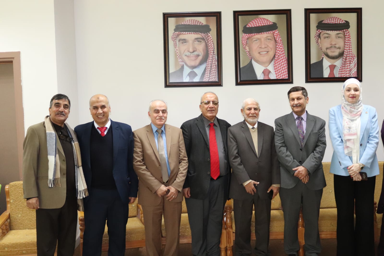 كلية الأعمال في جامعة اليرموك تتبادل التهاني بمناسبة عيد الفطر السعيد